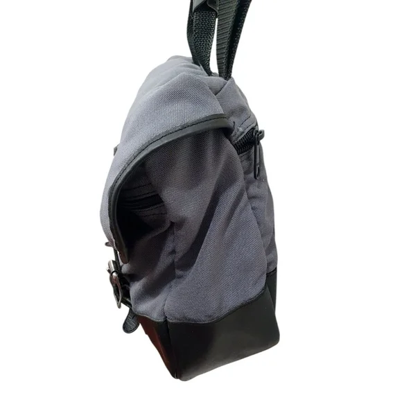 Vintage LL Bean Blue Leather Canvas Fishing Messenger Buckle Bag Leather Tag - Picture 10 of 16